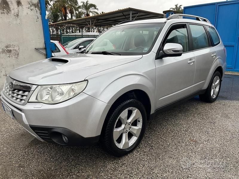 Usata Subaru Forester 2011 Grigio SUV