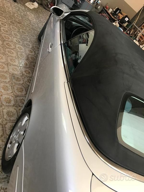 Usata Mercedes CLK200 136 CV (100 kW) 2003 Grigio Cabrio