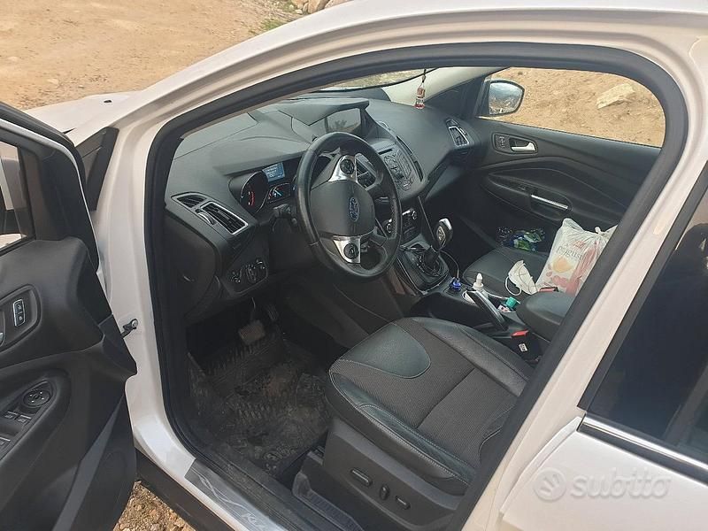 Usata Ford Kuga 150 CV (110 kW) 2015 Bianco SUV