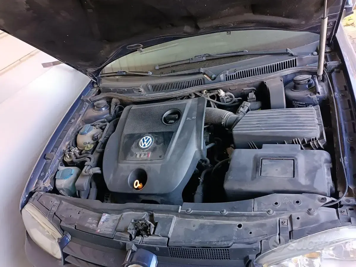 Usata VW Golf IV 101 CV (74 kW) 2004 Berlina