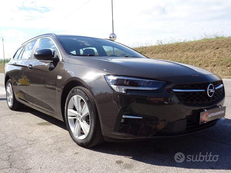 Usata Opel Insignia 122 CV (89 kW) 2022 Nero Station wagon