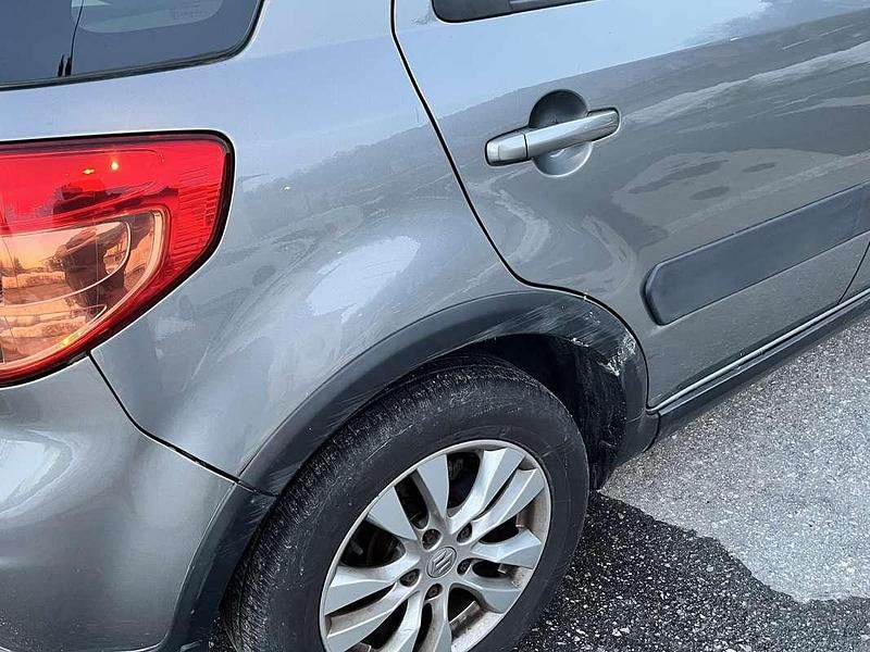 Second-hand Suzuki SX4 GLX 135 CP (99 kW) 2011 SUV
