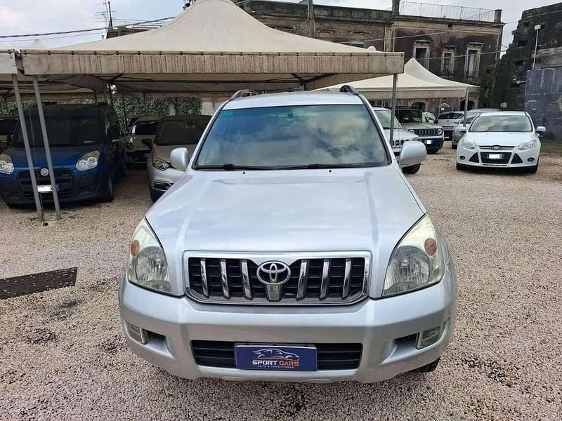 Usata Toyota Land Cruiser Sol 163 CV (119 kW) 2007 Argento SUV