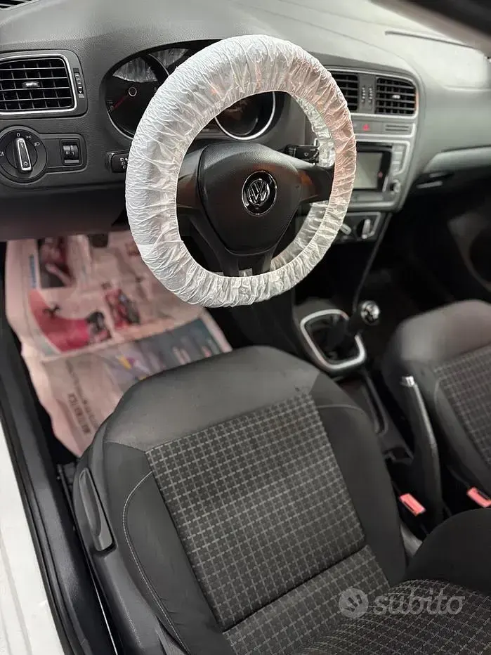 Usata VW Polo Trendline 75 CV (55 kW) 2015 Bianco Berlina