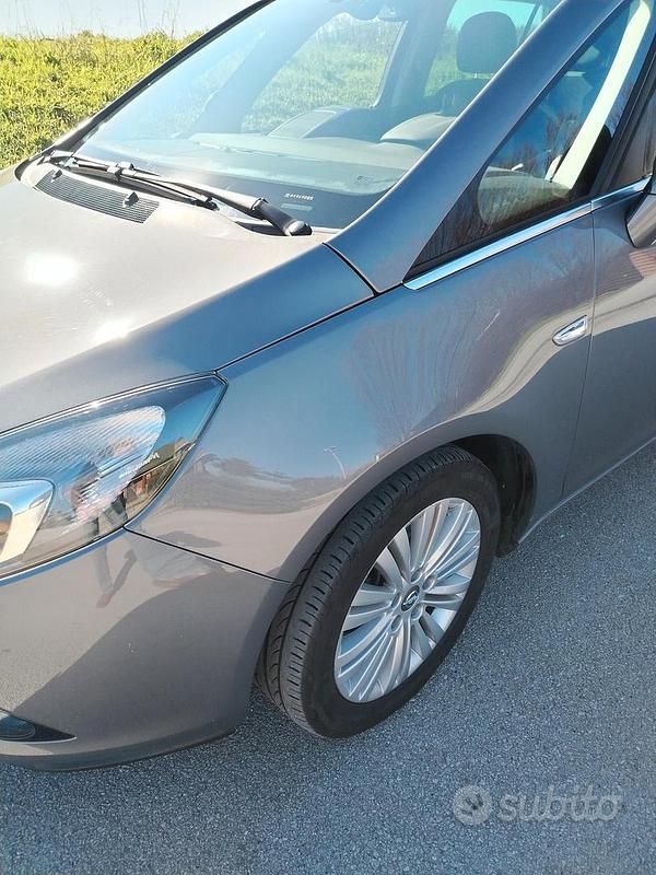 Usata Opel Zafira Tourer 2016 Marrone Monovolume