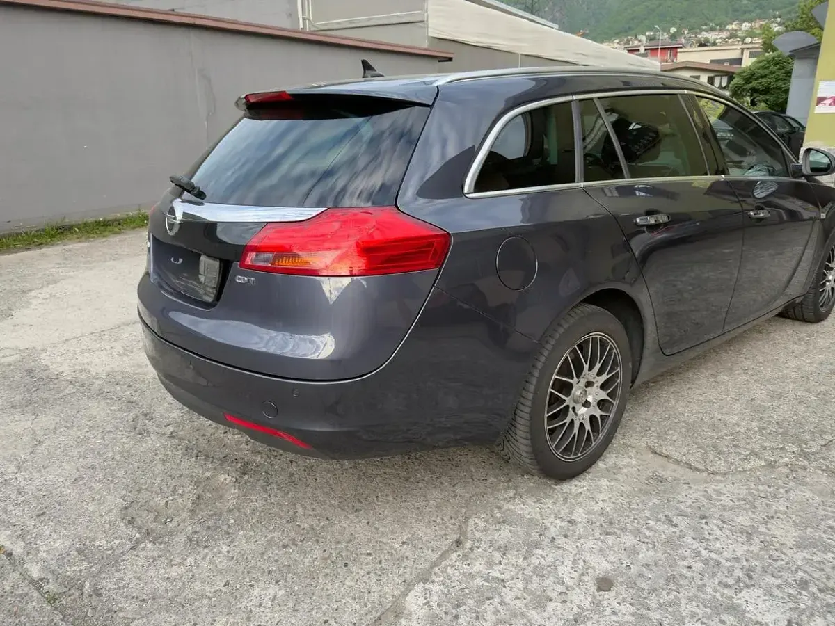 Usata Opel Insignia 131 CV (96 kW) 2013 Blu Station wagon