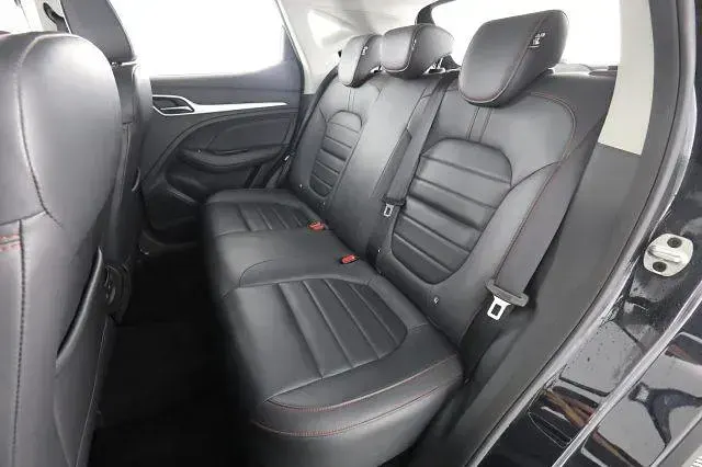 Usata MG ZS Luxury 106 CV (77 kW) 2024 Pebble black SUV