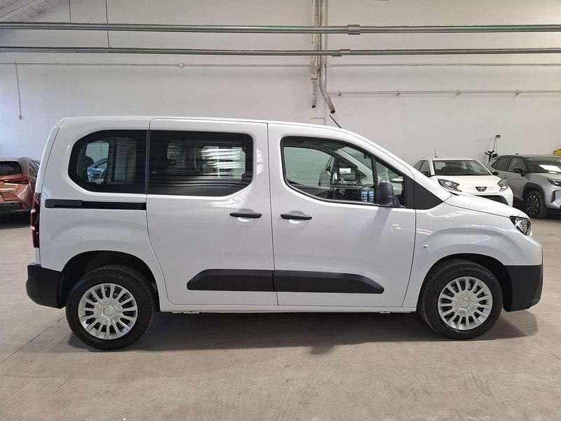 Novo Fiat Doblò 101 HP (74 kW) 2026 Branco Monovolume