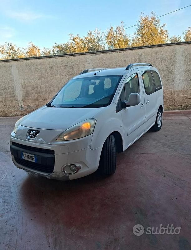 Usata Peugeot Partner 92 CV (67 kW) 2014 Bianco Monovolume