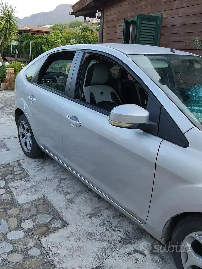 Usata Ford Focus 90 CV (66 kW) 2009 Grigio Berlina