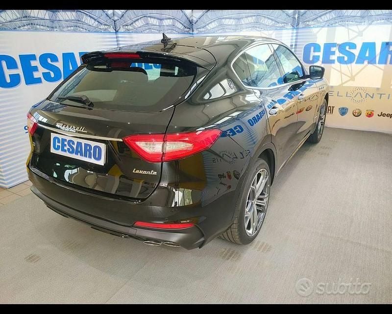 Usata Maserati Levante 275 CV (202 kW) 2020 Nero SUV