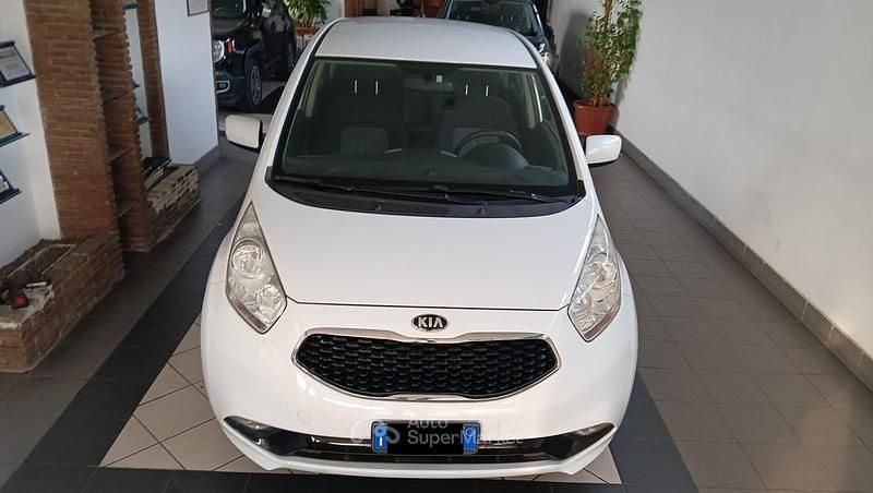 Usata Kia Venga Active 90 CV (66 kW) 2017 Bianco Utilitaria