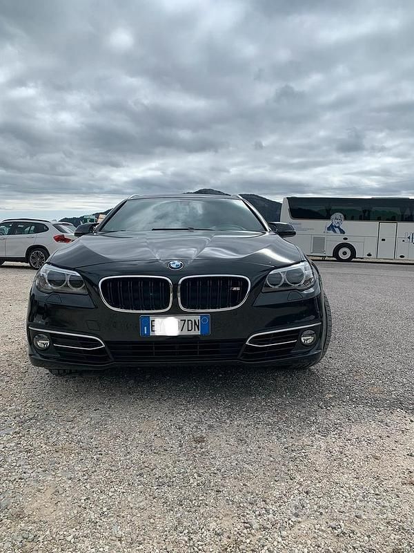 Usata BMW 520 Luxury Line 184 CV (135 kW) 2013 Nero Station wagon