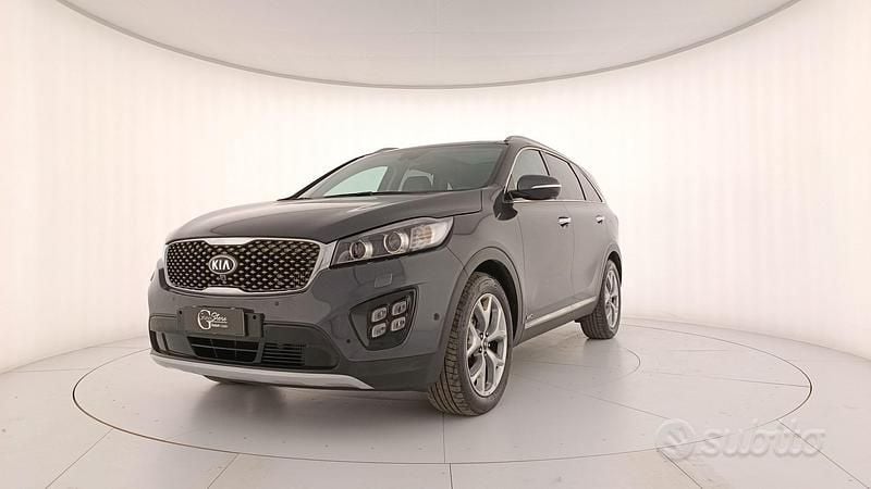 Grigio Usata 2017 Kia Sorento SUV | 19.900 € (Buon prezzo) - Immagine 1/4
