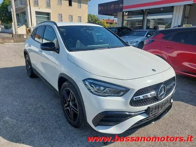 Usata Mercedes GLA200 AMG Line Premium 163 CV (119 kW) 2023 Bianco SUV