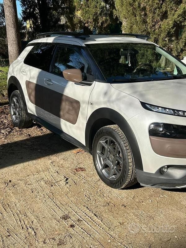 Usata Citroën C4 Cactus Shine 100 CV (73 kW) 2016 Utilitaria