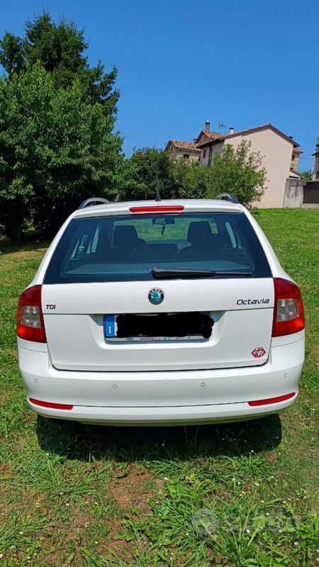 Usata Skoda Octavia Ambition 102 CV (75 kW) 2011 Bianco Station wagon