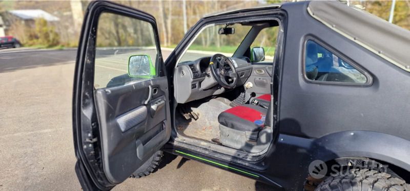 Usata Suzuki Jimny 80 CV (58 kW) 2000 Nero SUV