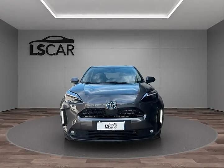 Usata Toyota Yaris Cross Lounge 116 CV (85 kW) 2022 Grigio SUV