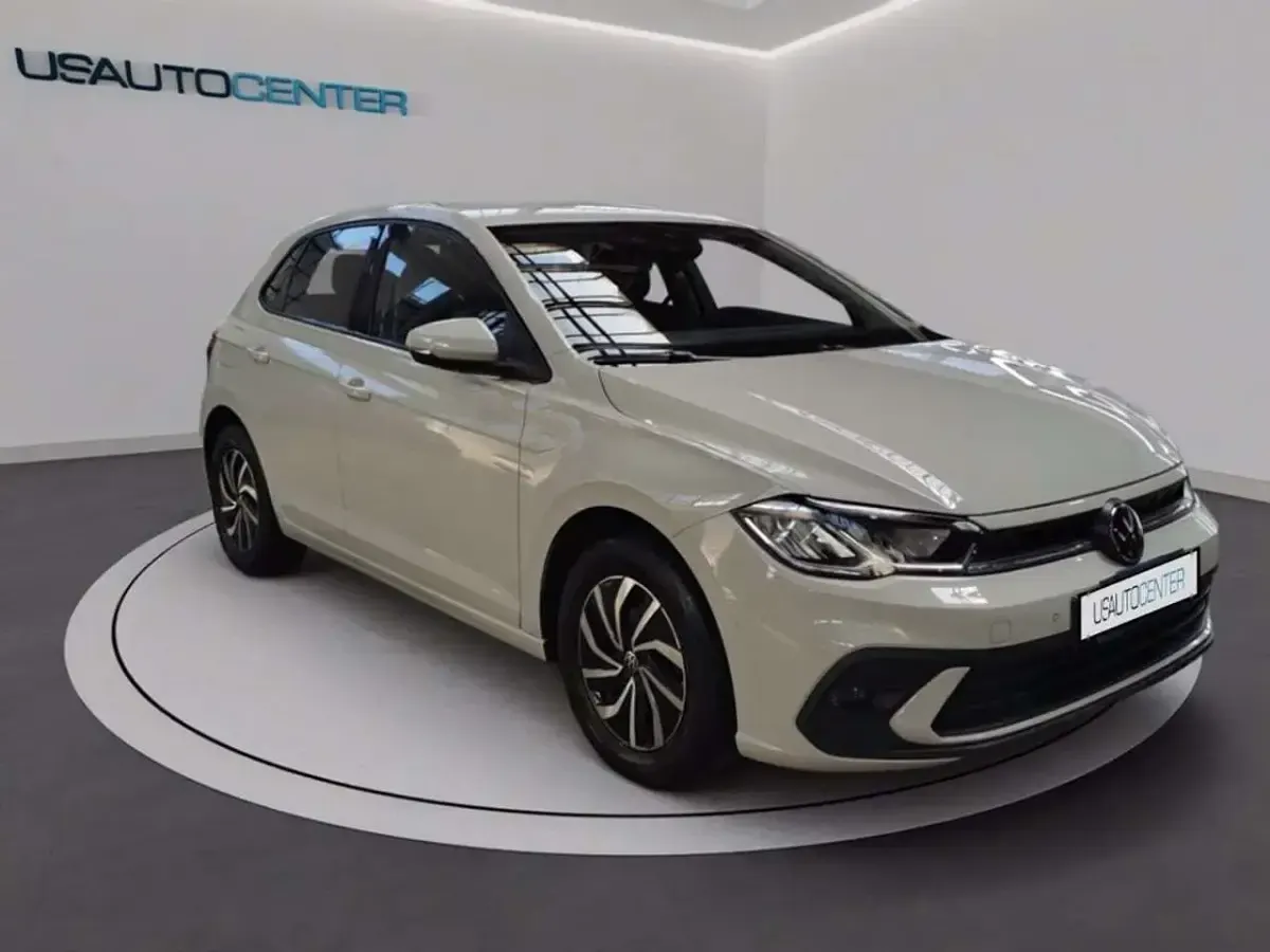 Usata VW Polo Life 95 CV (69 kW) 2023 Ascot grey Utilitaria