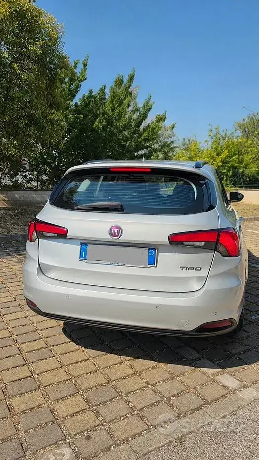 Usata Fiat Tipo Lounge 120 CV (88 kW) 2017 Grigio Station wagon
