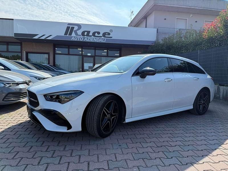 Bianco Usata 2024 Mercedes CLA200 Shooting Brake Station wagon | 36.900 € (Cara) - Immagine 1/4