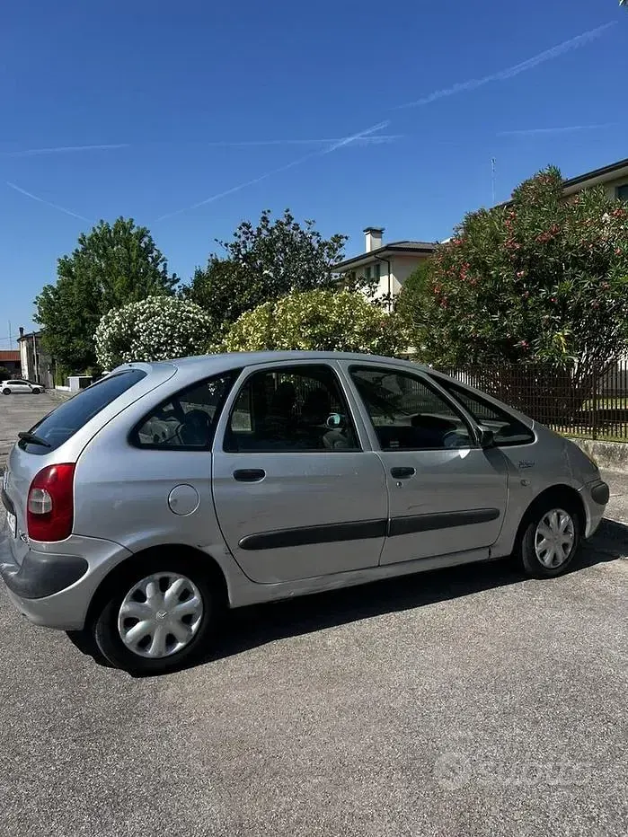 Usata Citroën Xsara 95 CV (69 kW) 2001 Grigio Monovolume