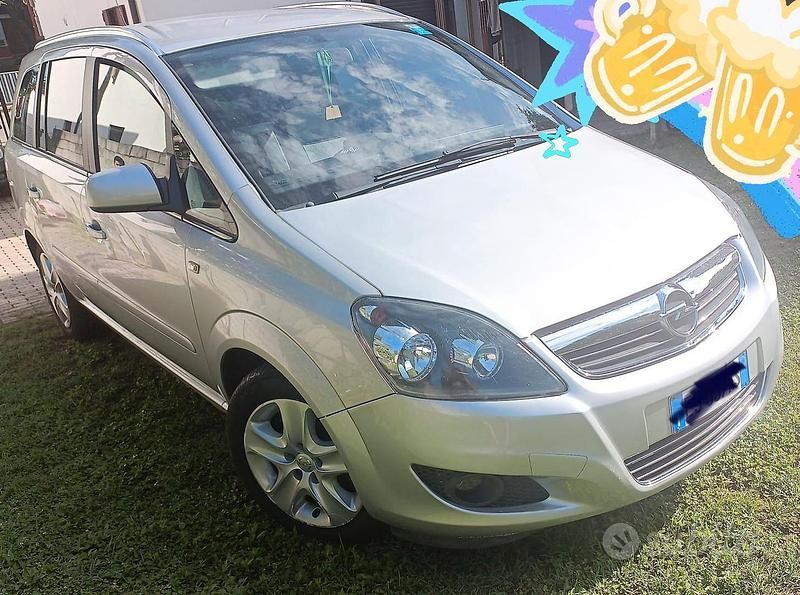 Usata 2011 Opel Zafira Monovolume | 4950 € (Buon prezzo) - Immagine 1/4
