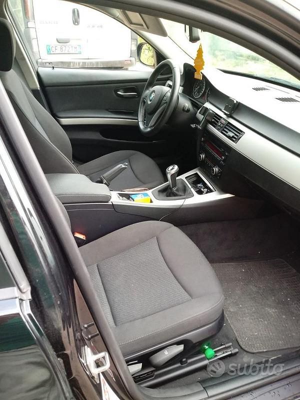 Usata BMW 318 2010 Nero Station wagon