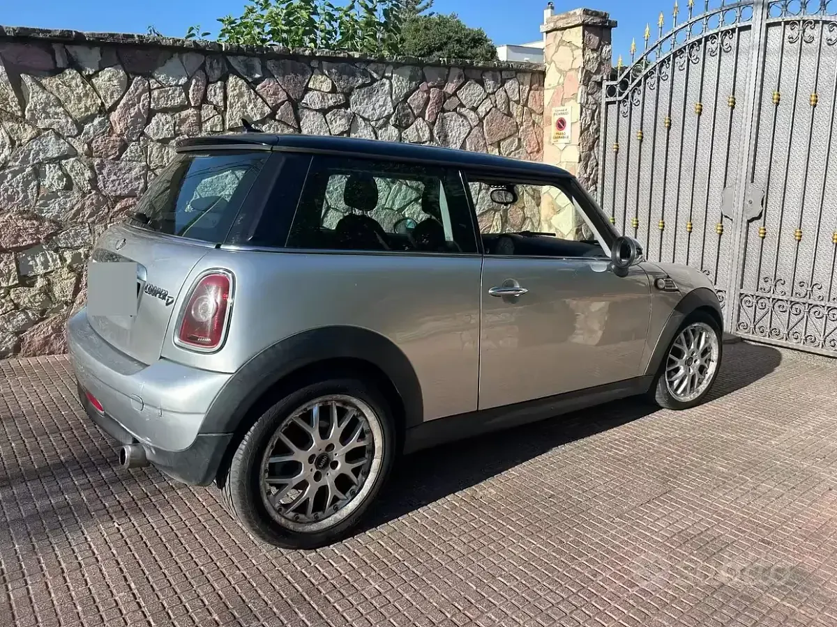 Usata Mini Cooper D 109 CV (80 kW) 2008 Grigio Utilitaria