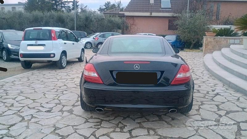 Usata Mercedes SLK280 231 CV (169 kW) 2007 Nero Cabrio