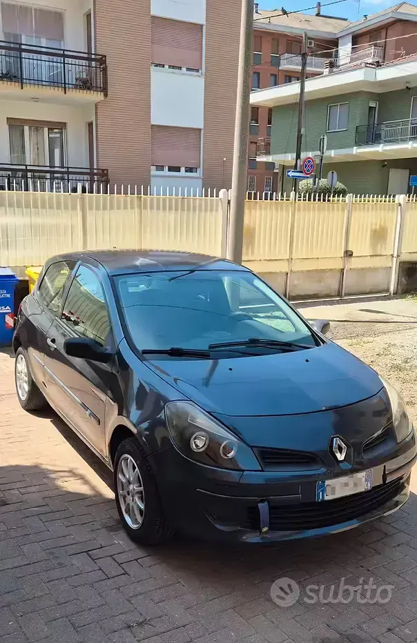 Usata Renault Clio II 75 CV (55 kW) 2007 Berlina
