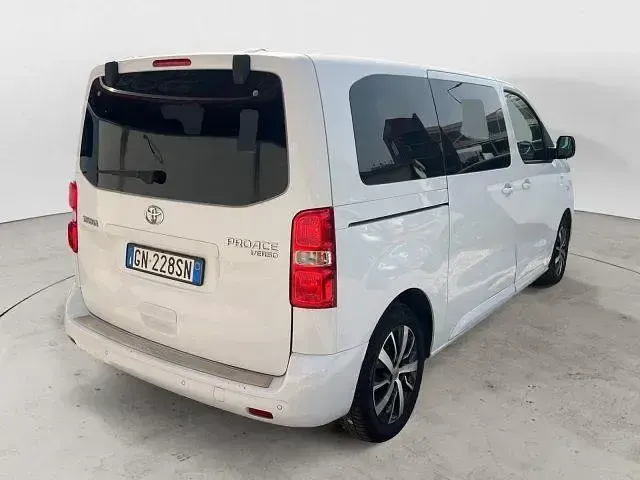 Usata Toyota Proace Verso Lounge 150 CV (110 kW) 2023 Bianco Station wagon