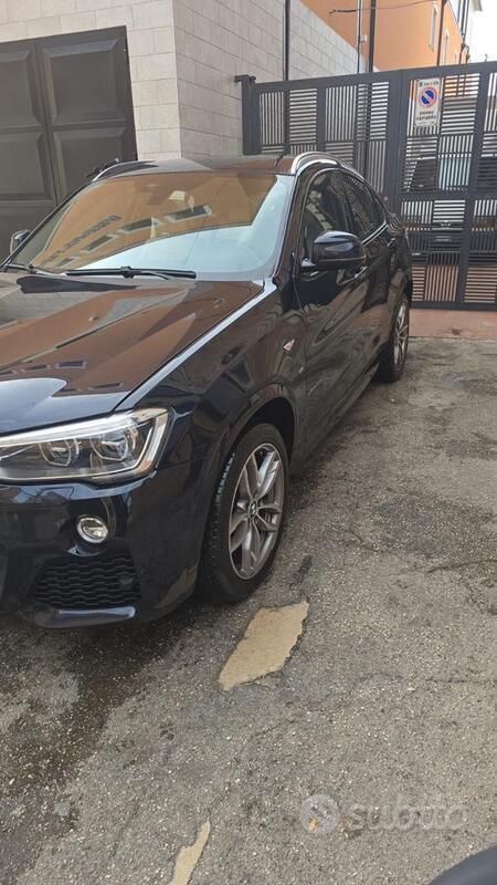 Usata BMW X4 Comfort Edition 249 CV (183 kW) 2017 Blu SUV