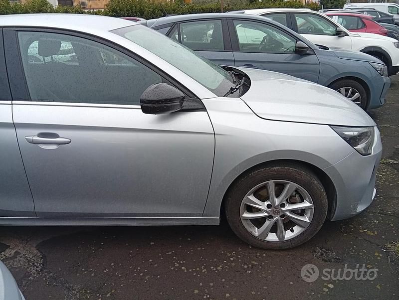 Usata Opel Corsa Elegance 100 CV (73 kW) 2023 Grigio Utilitaria