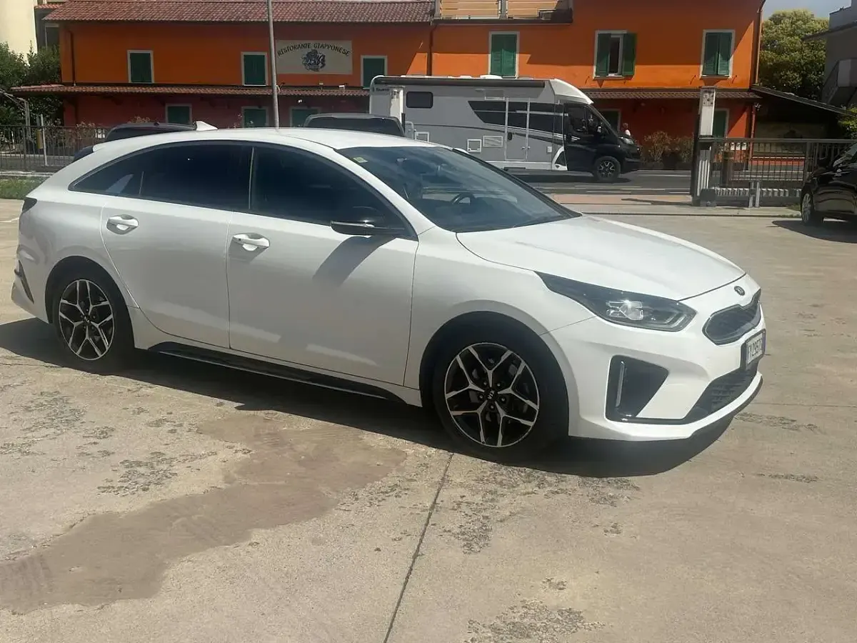 Usata Kia ProCeed GT-Line 136 CV (100 kW) 2019 Bianco pastello Station wagon