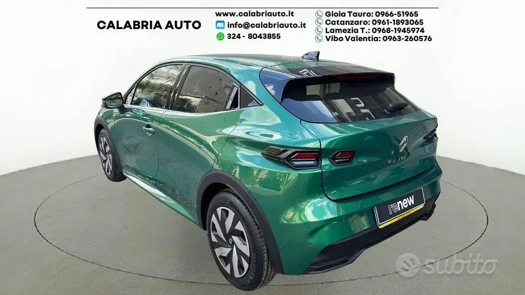Nuova Renault Clio V Evolution 116 CV (85 kW) 2026 Verde Berlina