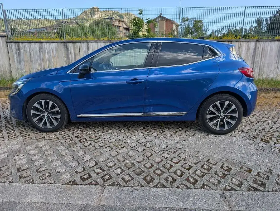 Usata Renault Clio V Techno 101 CV (74 kW) 2022 Blu Berlina
