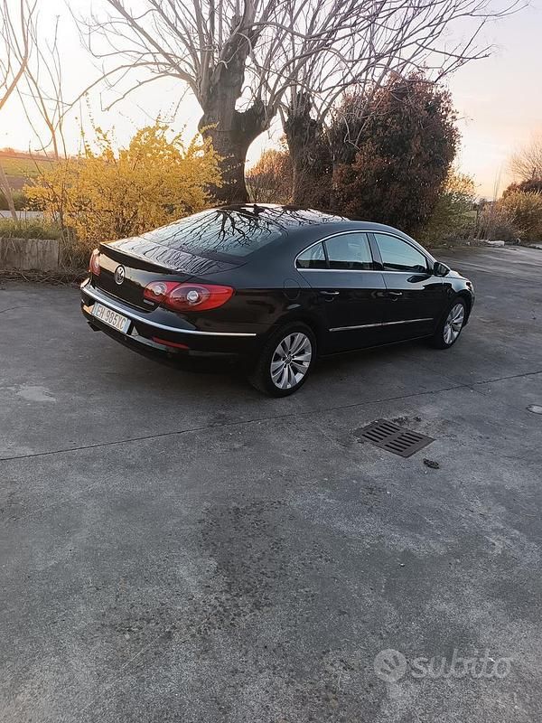 Usata VW Passat 140 CV (102 kW) 2011 Nero Berlina