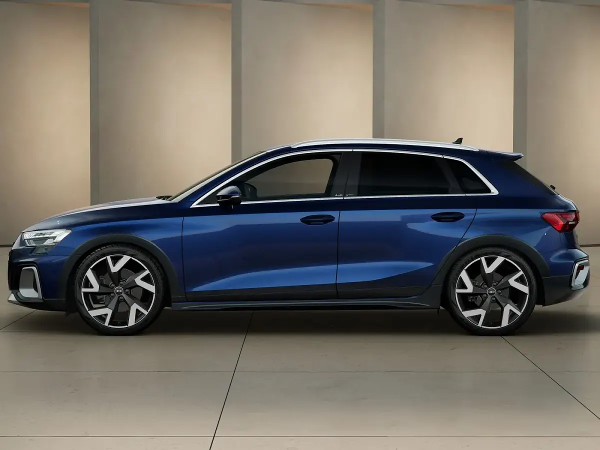 Nuova Audi A3 Comfort 150 CV (110 kW) 2026 Blu navarra metallizzato