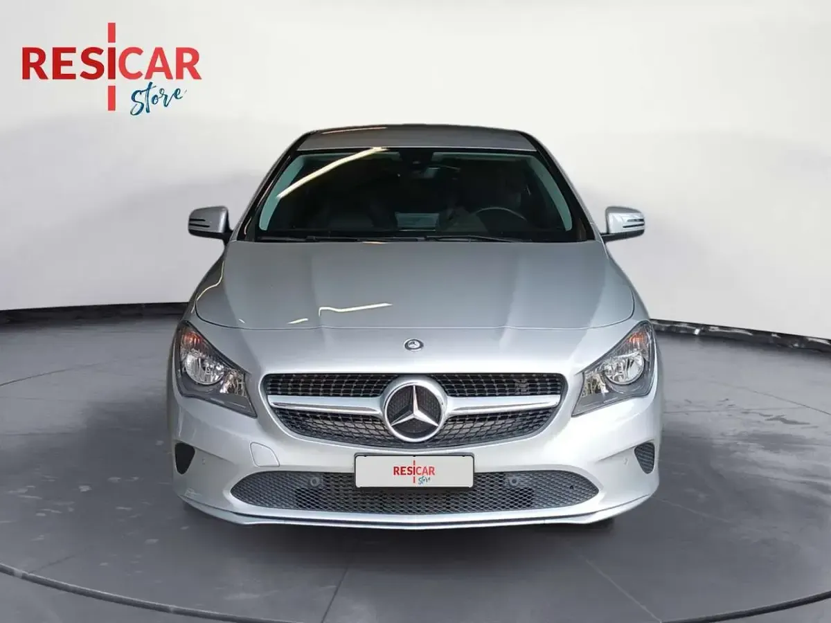 Usata Mercedes CLA180 Business 109 CV (80 kW) 2017 Argento metallizzato Berlina
