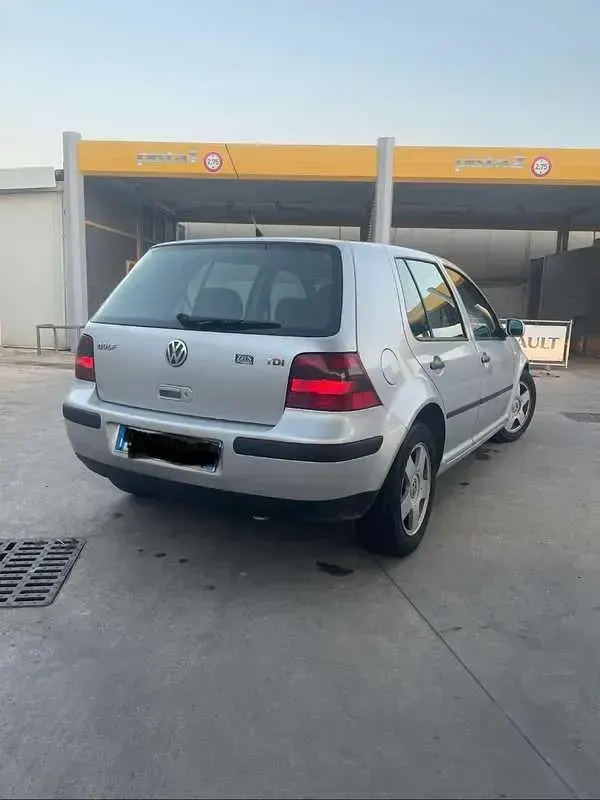 Usata VW Golf IV Highline 116 CV (85 kW) 2001 Berlina