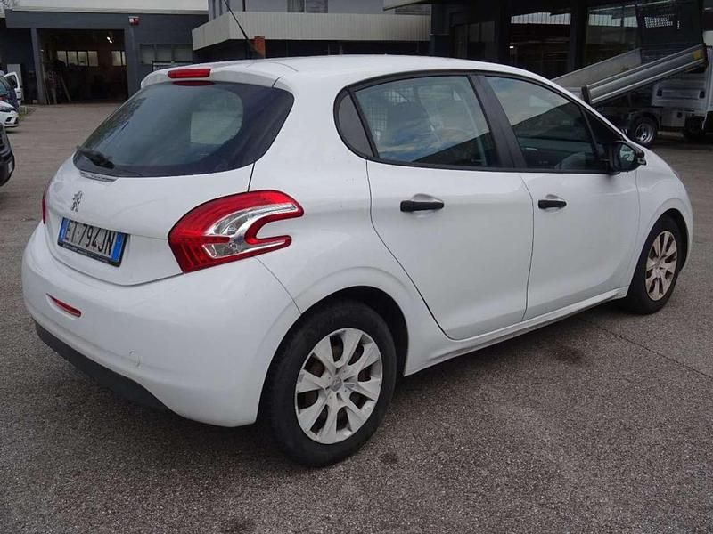 Usata Peugeot 208 68 CV (50 kW) 2014 Bianco Utilitaria