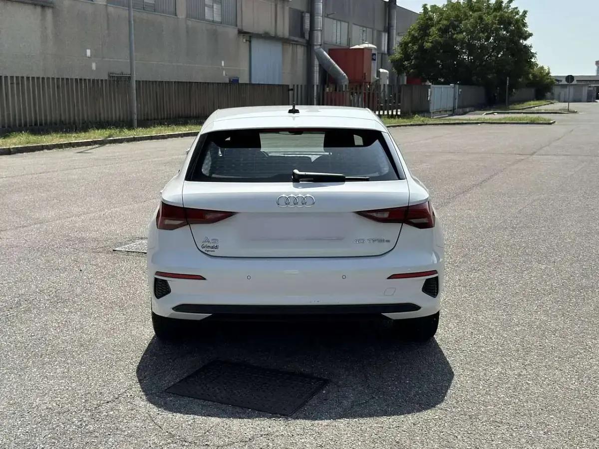 Usata Audi A3 Business 150 CV (110 kW) 2022 Bianco Berlina