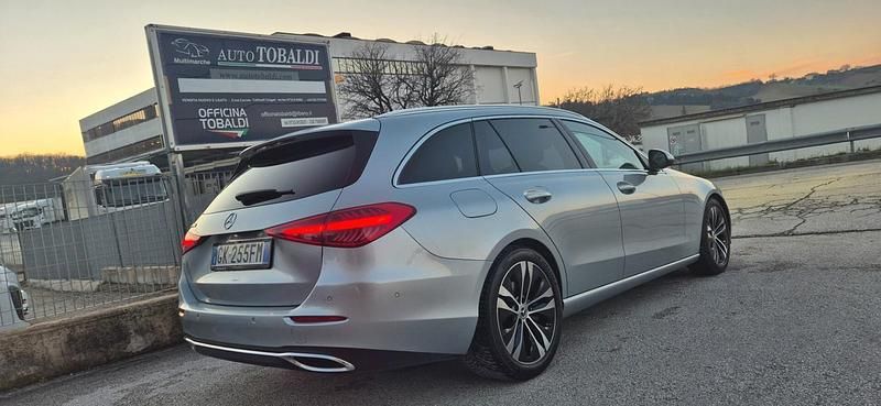 Usata Mercedes C220 Premium Plus 199 CV (146 kW) 2022 Argento Station wagon