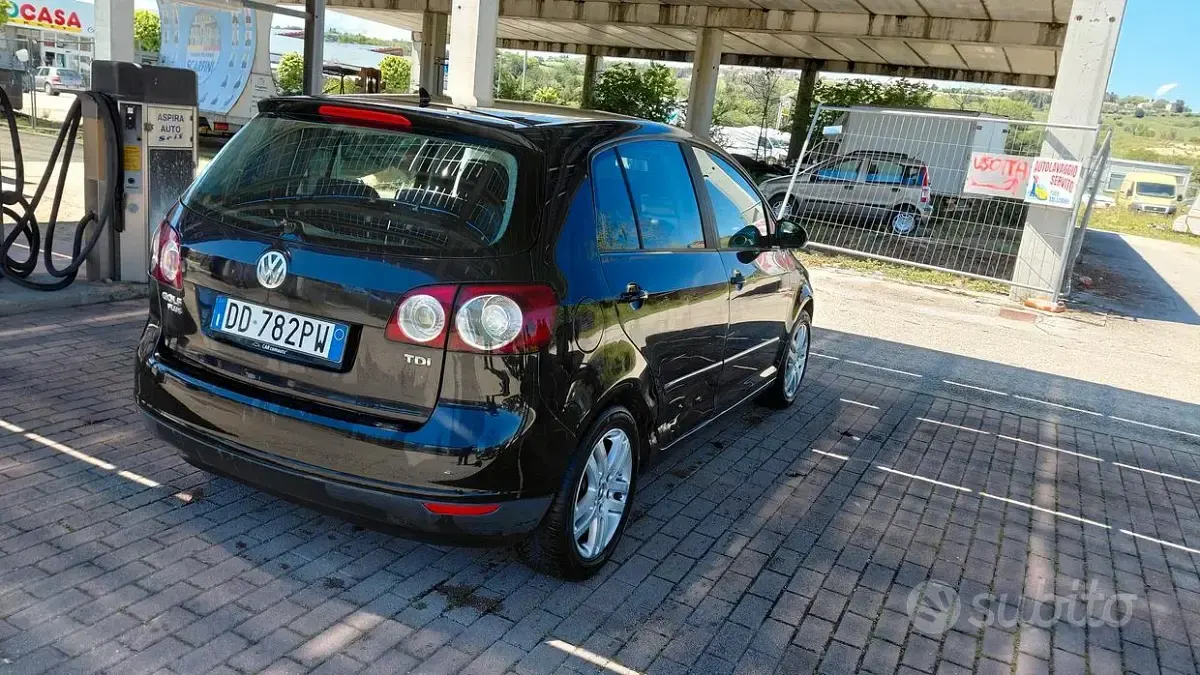 Usata VW Golf 105 CV (77 kW) 2006 Blu Monovolume