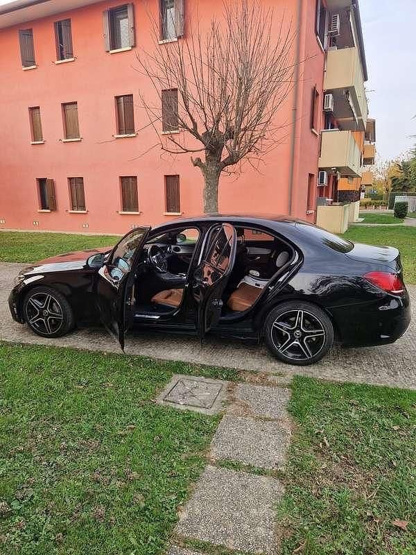 Usata Mercedes C200 AMG line 184 CV (135 kW) 2019 Berlina