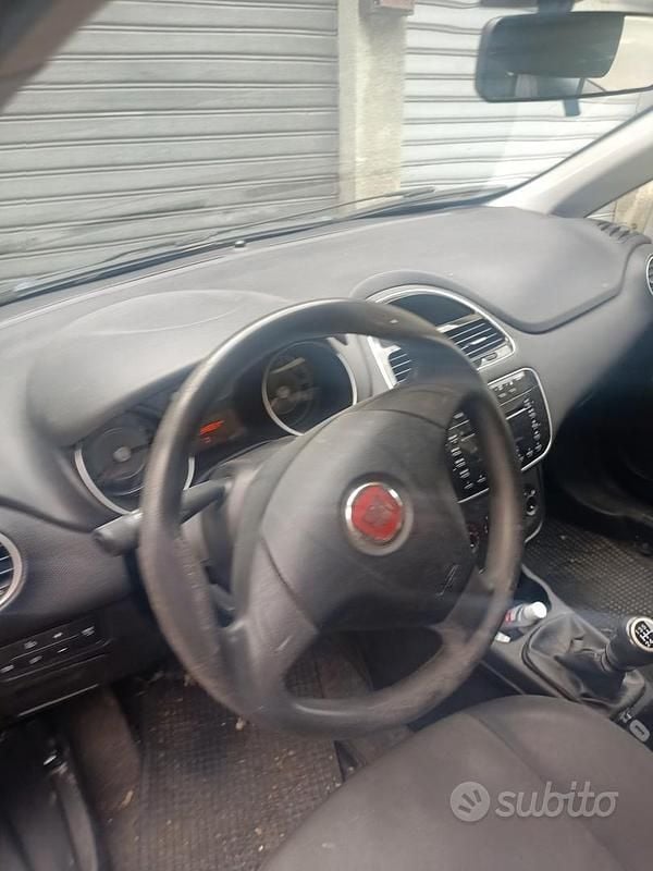 Usata Fiat Punto 77 CV (56 kW) 2015 Utilitaria