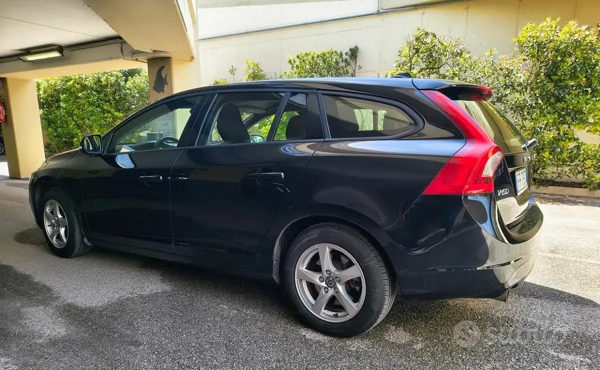 Usata Volvo V60 Kinetic 115 CV (84 kW) 2016 Station wagon