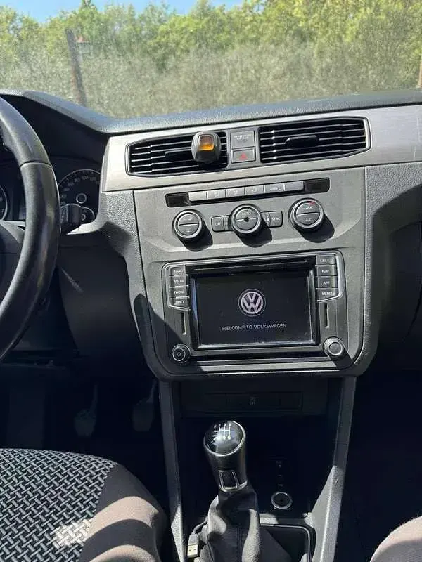 Usata VW Caddy Maxi Highline 131 CV (96 kW) 2022 Grigio Monovolume